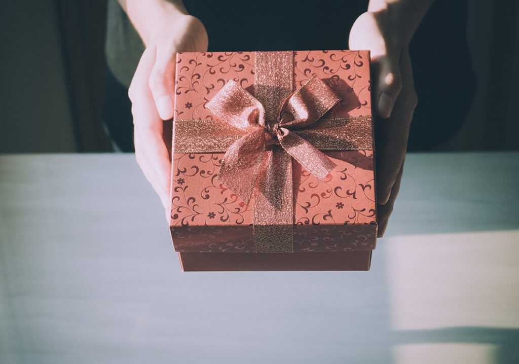 Pendaison Crémaillère : 5 idées Cadeaux Originales et Pas Chères